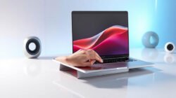 Review Ringkas Moft Invisible Stand: Stand Laptop Tipis Gak Berasa Ada