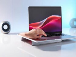 Review Ringkas Moft Invisible Stand: Stand Laptop Tipis Gak Berasa Ada